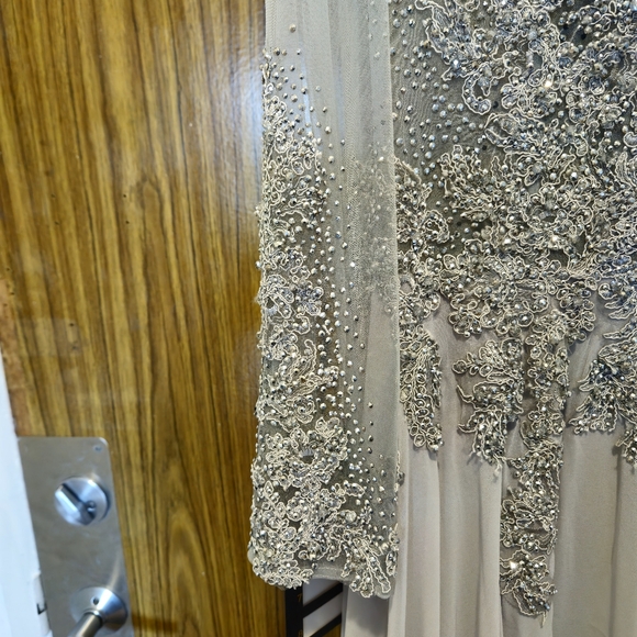 Daymor Couture Evening Gown Silver prom Dress size 14 - Picture 3 of 11